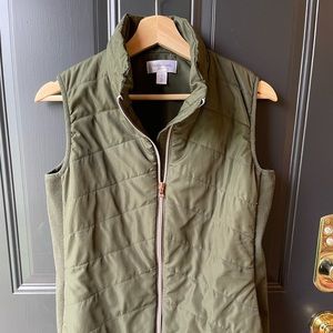 Green maternity vest